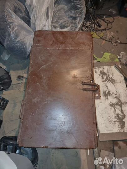 Ящик металлический. сейф