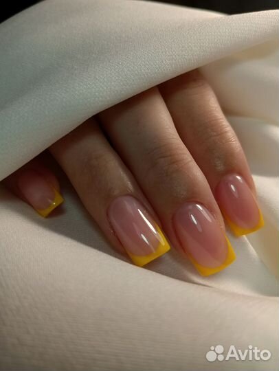 Маникюр, укрепление, коррекция нарощенных