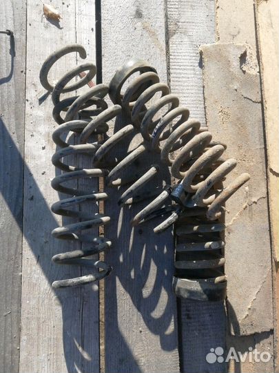 Пружина мерседес Mercedes w202