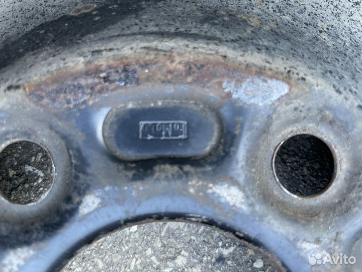 Штампованный диск r 15