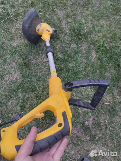 Электрическая газонокосилка