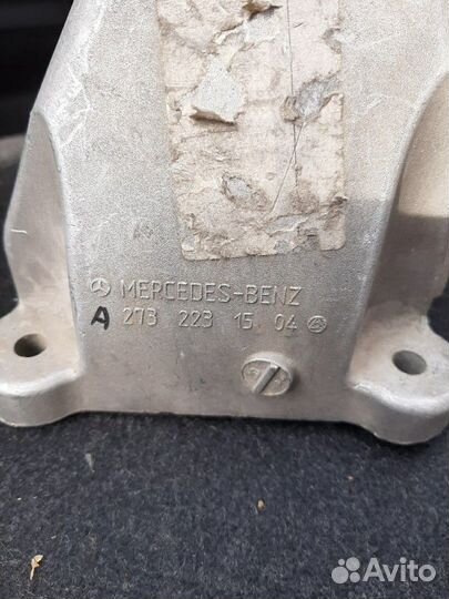 Кронштейн двигателя левый Mercedes w211 E500