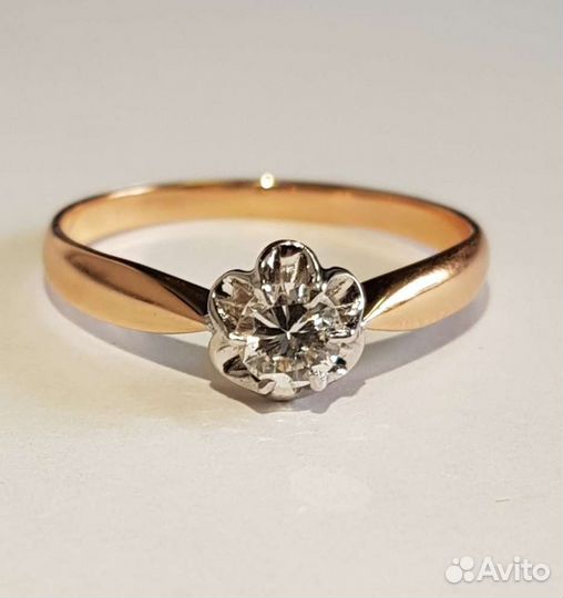 Золотое кольцо с бриллиантом СССР