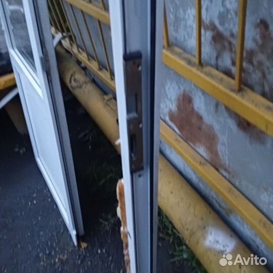 Дверь пластиковая