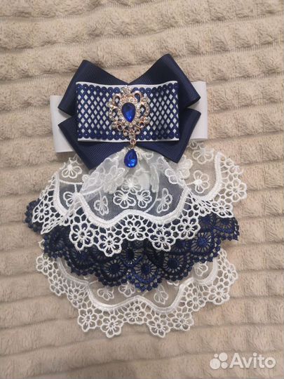 Брошь жабо для девочки