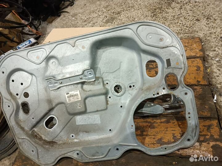 Стеклоподьемник передний левый Форд Фокус2