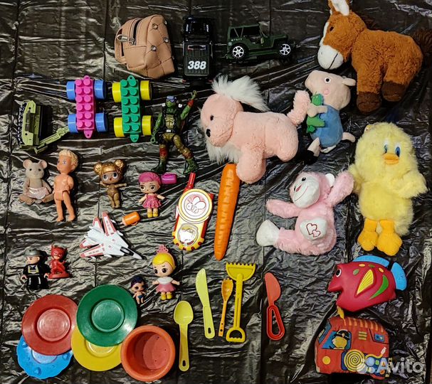 Игрушки(мягкие, машинки, куклы)