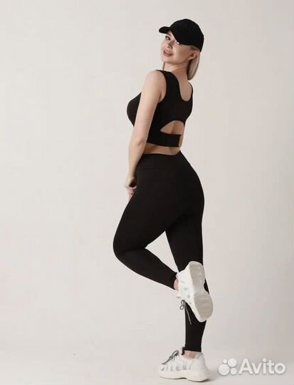 Спортивный костюм лосины и топ