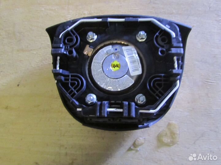 Подушка безопасности в рулевое колесо Focus II