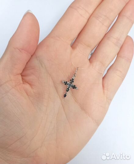 Подвеска белое золото крест с топазами
