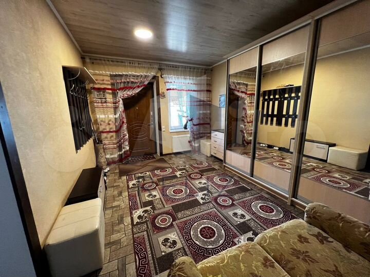 Дом 245 м² на участке 8 сот.