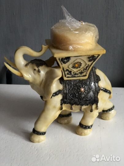 Слон из камня