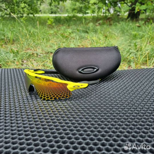 Спортивные очки