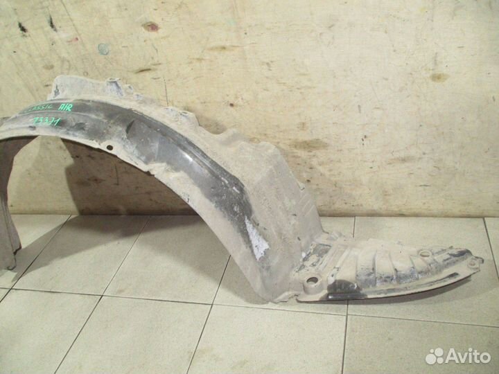 Локер передний правый Nissan Almera Classic (B10)