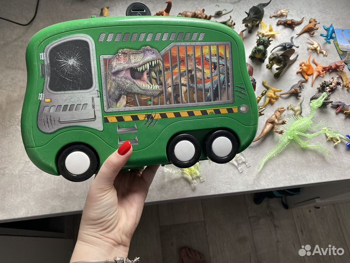 Динозавры игрушки