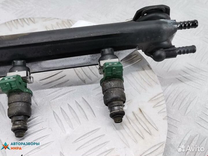 Форсунка Volkswagen Golf 3 1998 037906031AA