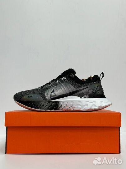 Кроссовки оптом