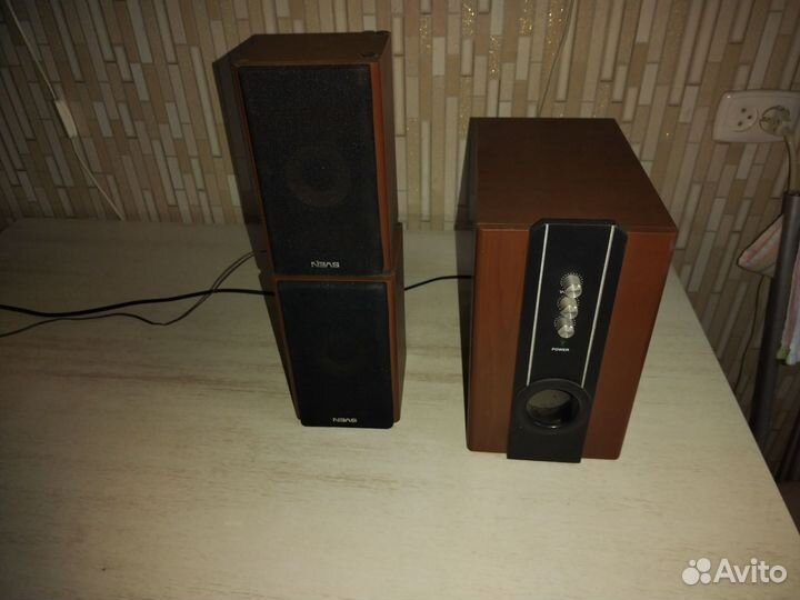 Сабвуфер и колонки sven