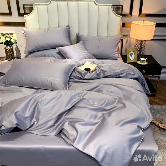 Однотонное постельное белье сатин с вышивкой