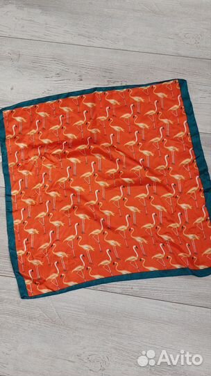 Платок с фламинго