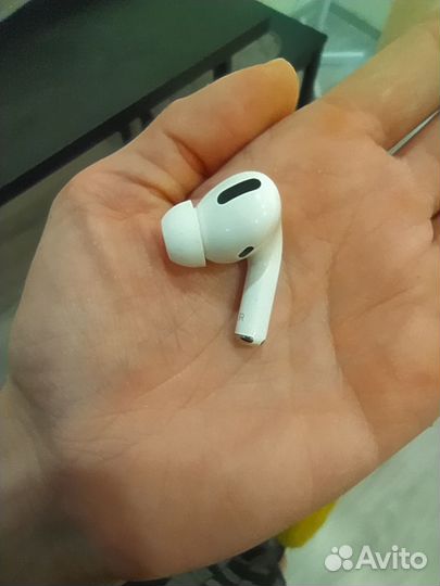Беспроводные наушники apple airpods pro правый (R)