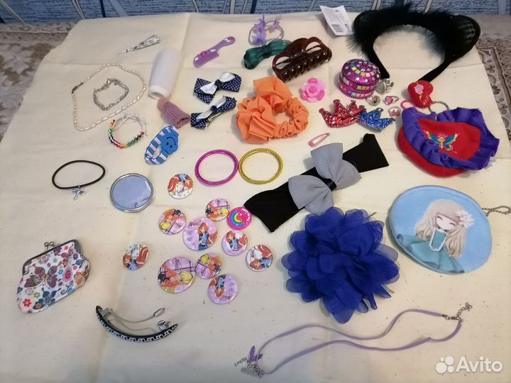 Набор украшений и заколок на девочку