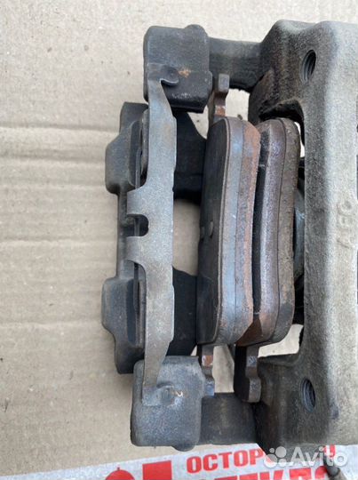 Передние суппорта и колодки BMW f30 320 xdrive