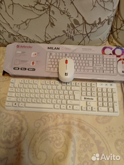 Клавиатура беспроводная белая с мышкой