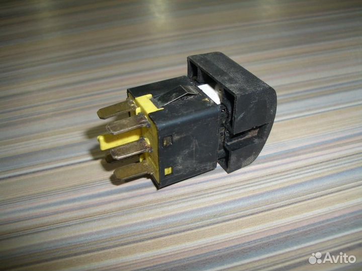 Кнопка обогрева заднего стекла Opel Vectra B 199