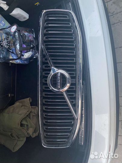 Решетка радиатора Volvo