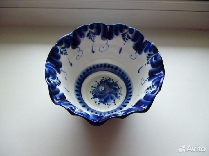 Гжельский фарфоровый завод Салатник 140х140х80мм