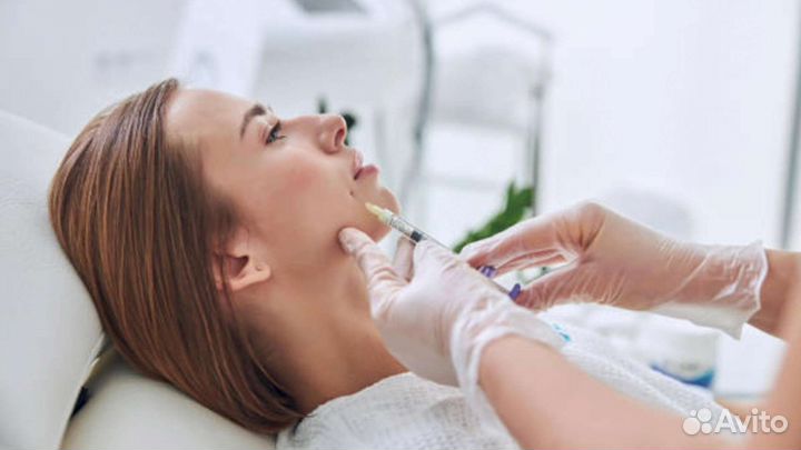 Модели к парикмахеру, на маникюр к косметологу