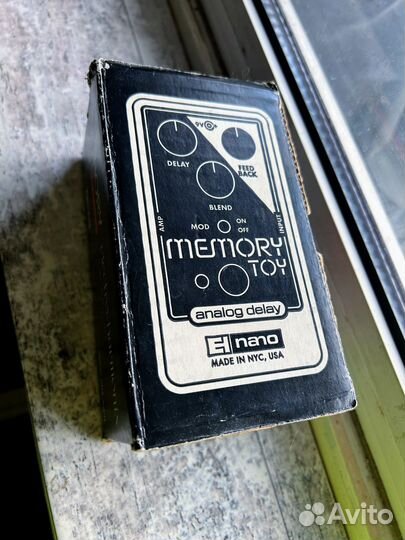Electro-Harmonix (EHX) Memory Toy Analog Delay