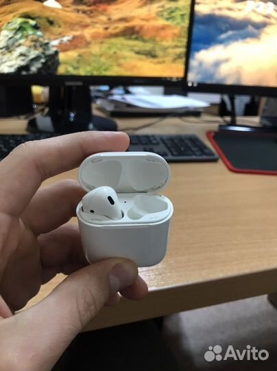 Беспроводные наушники apple airpods 1