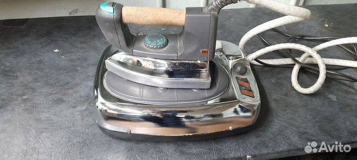 Утюг с парогенератором профессиональный