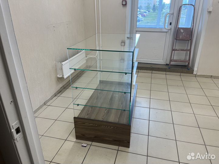 Тумба из стекла