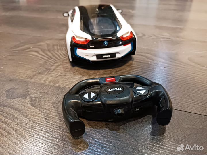 Машинка на радиоуправлении BMW i8