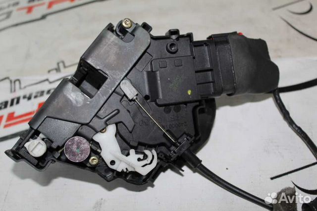 Замок двери volvo S40 V50 MS MW B R