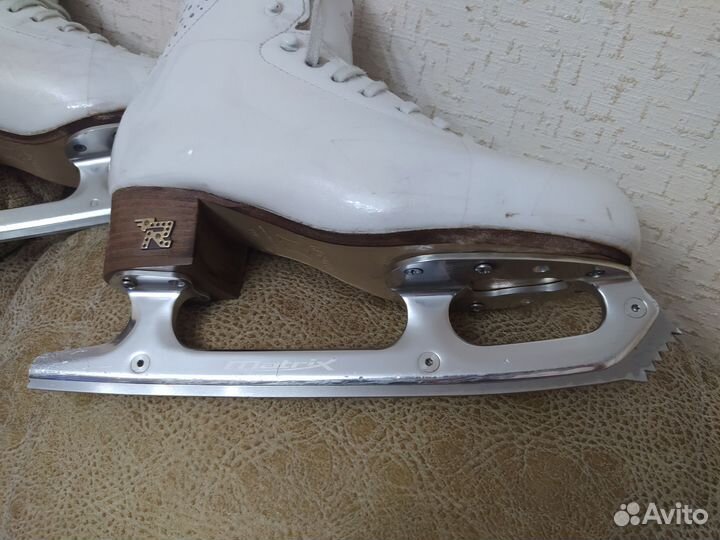 Коньки фигурные Risport RF3 pro - 250