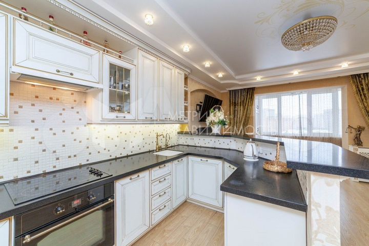 3-к. квартира, 92 м², 9/10 эт.