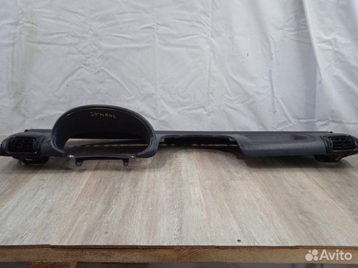 Торпедо Renault Symbol 1 2005