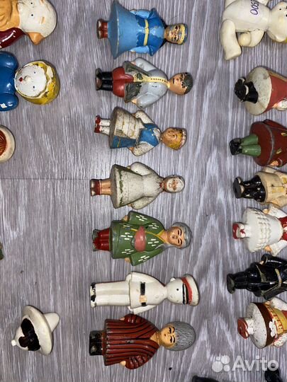 Коллекционные фигурки разных национальностей