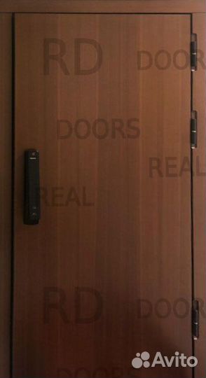 Дверь входная с электронным замком
