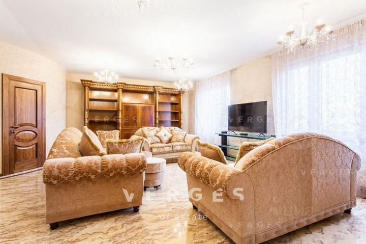 7-к. квартира, 265 м², 5/37 эт.