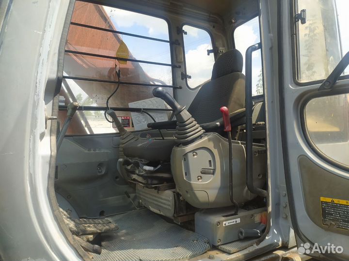 Гусеничный экскаватор Hitachi EX 200, 1999