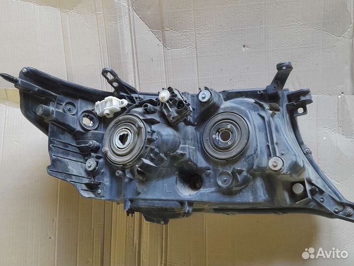 Фара Тойота Лендкрузер