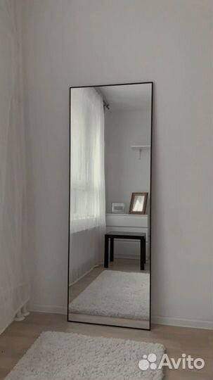 Зеркало в алюминиевой раме