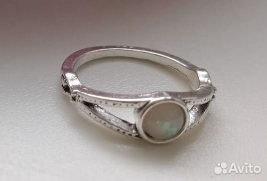 Кольцо металлическое искусственный камень опал