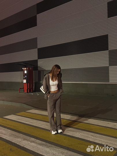 Спортивный костюм женский