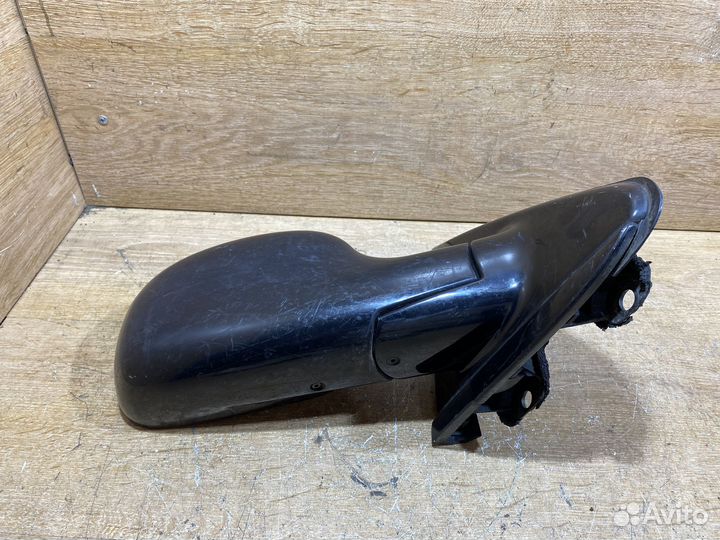 Зеркало правое Chrysler Voyager 3 Арт. 7721609